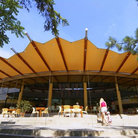 Hotel Magnolia Albena Exteriör bild